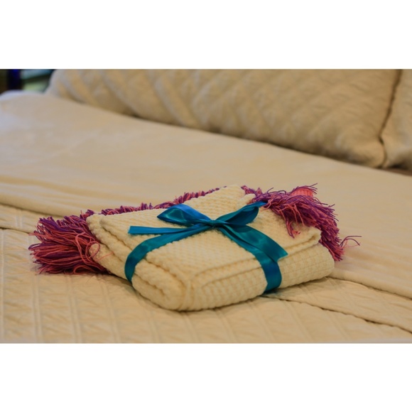 Kids Hooded Unicorn Blanket - Pink Horn - Picture 7 of 7